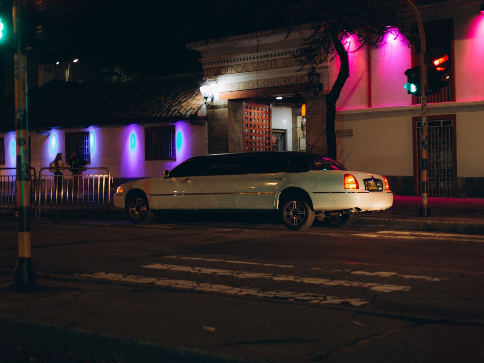 Wedding chauffeur Melbourne — limo